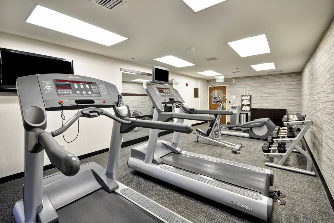 Courtyard By Marriott Jacksonville Airport/ Northeast Buitenkant foto