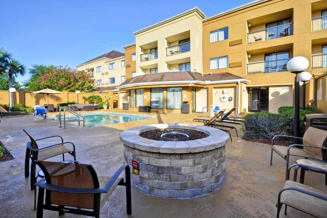 Courtyard By Marriott Jacksonville Airport/ Northeast Buitenkant foto