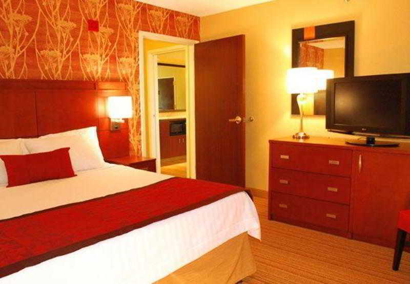 Courtyard By Marriott Jacksonville Airport/ Northeast Buitenkant foto