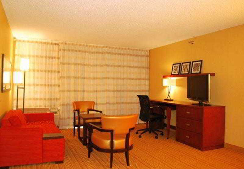 Courtyard By Marriott Jacksonville Airport/ Northeast Buitenkant foto