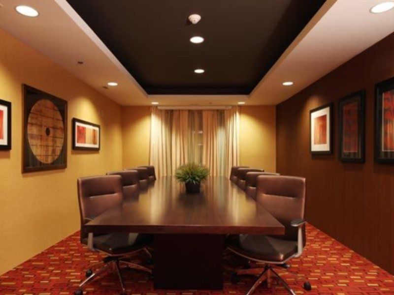 Courtyard By Marriott Jacksonville Airport/ Northeast Buitenkant foto