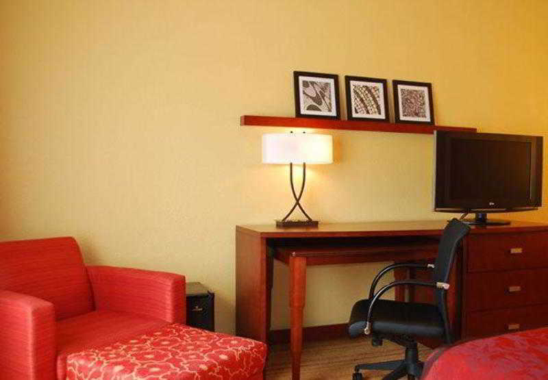 Courtyard By Marriott Jacksonville Airport/ Northeast Buitenkant foto