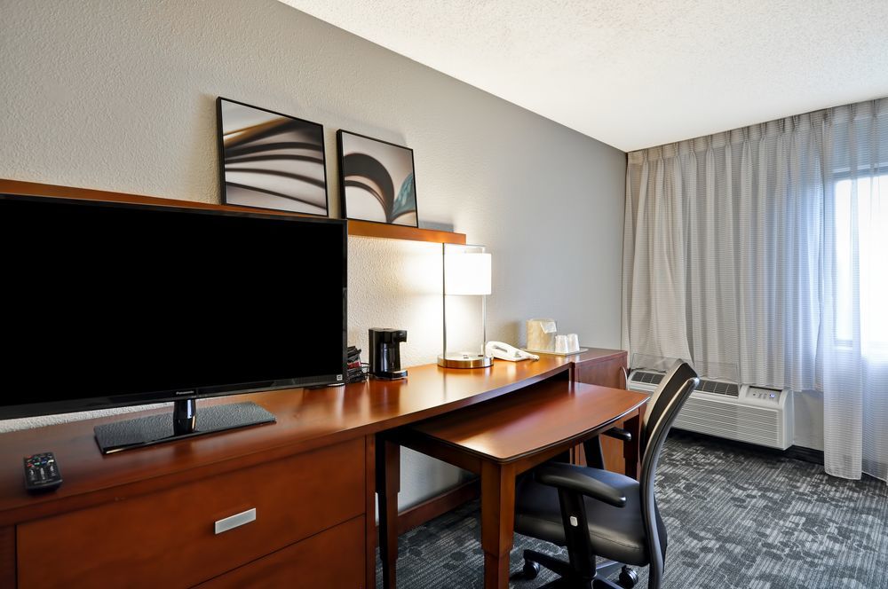 Courtyard By Marriott Jacksonville Airport/ Northeast Buitenkant foto