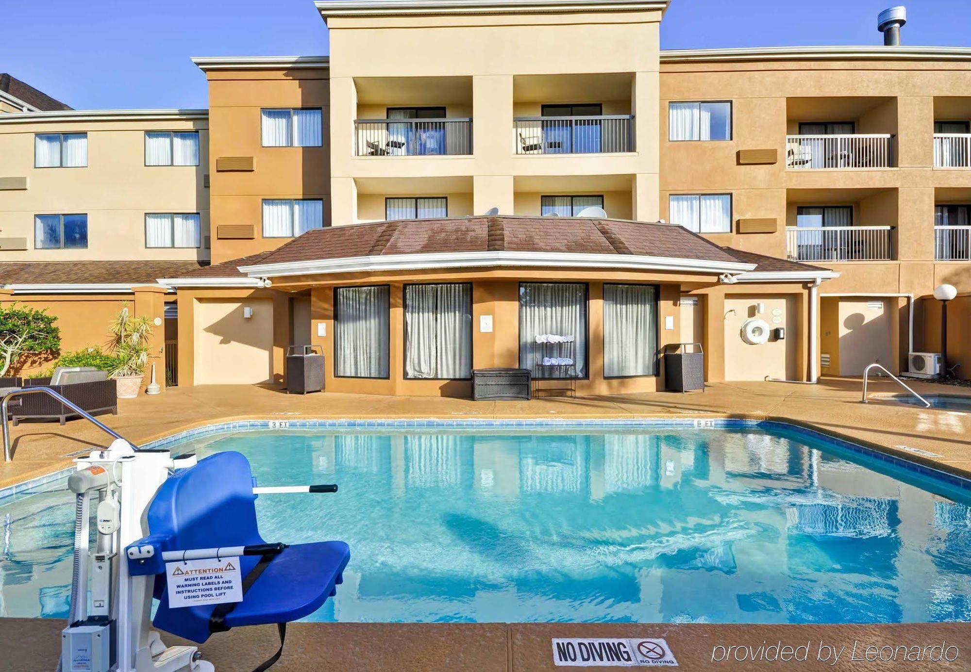 Courtyard By Marriott Jacksonville Airport/ Northeast Buitenkant foto