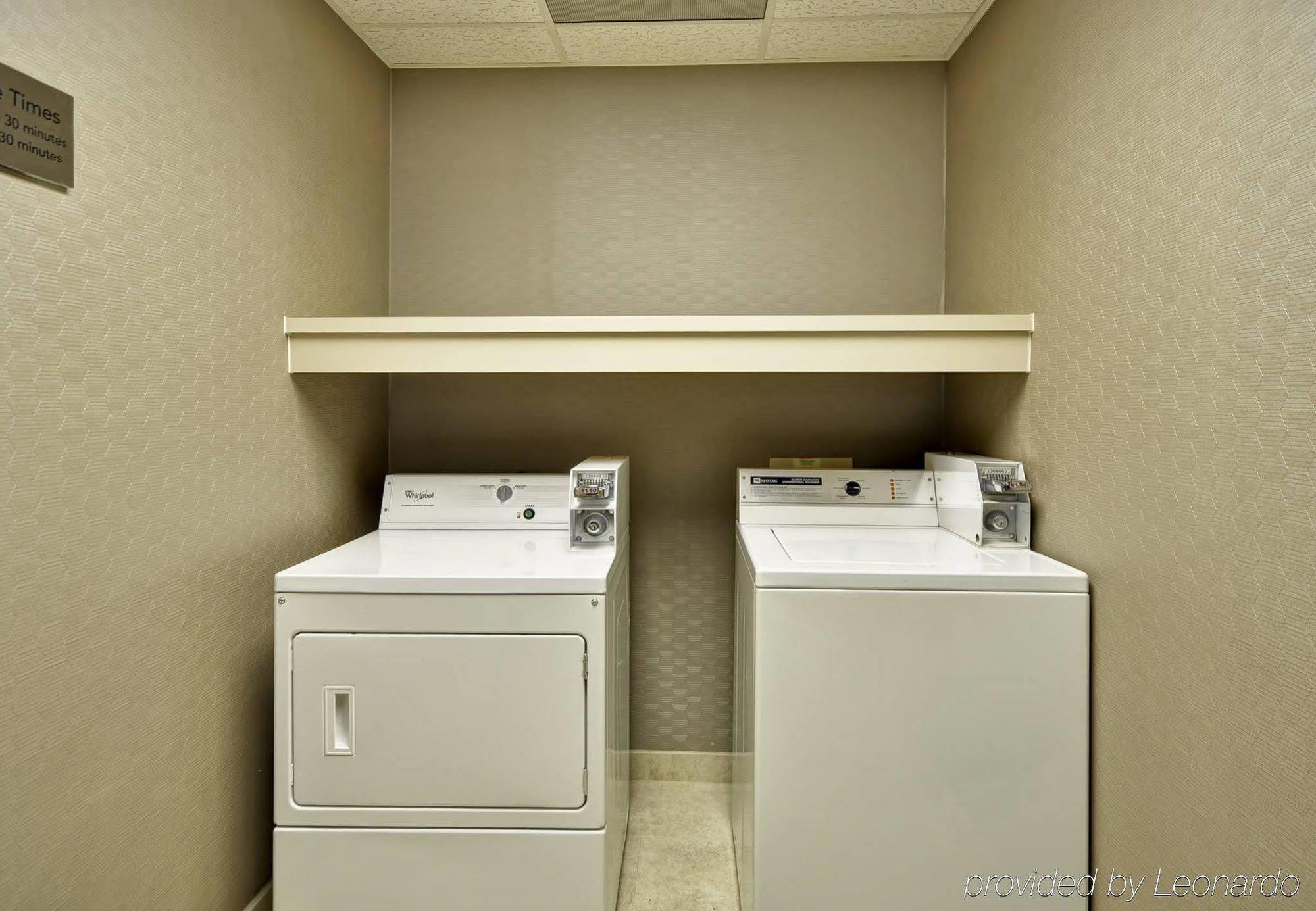 Courtyard By Marriott Jacksonville Airport/ Northeast Buitenkant foto